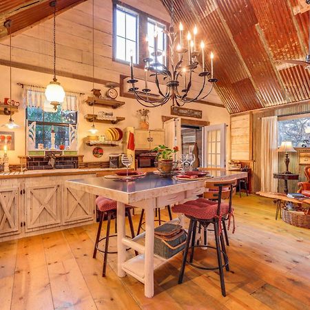 Pet-Friendly Wimberley Cabin With Fire Pit And Hot Tub 外观 照片