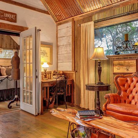 Pet-Friendly Wimberley Cabin With Fire Pit And Hot Tub 外观 照片