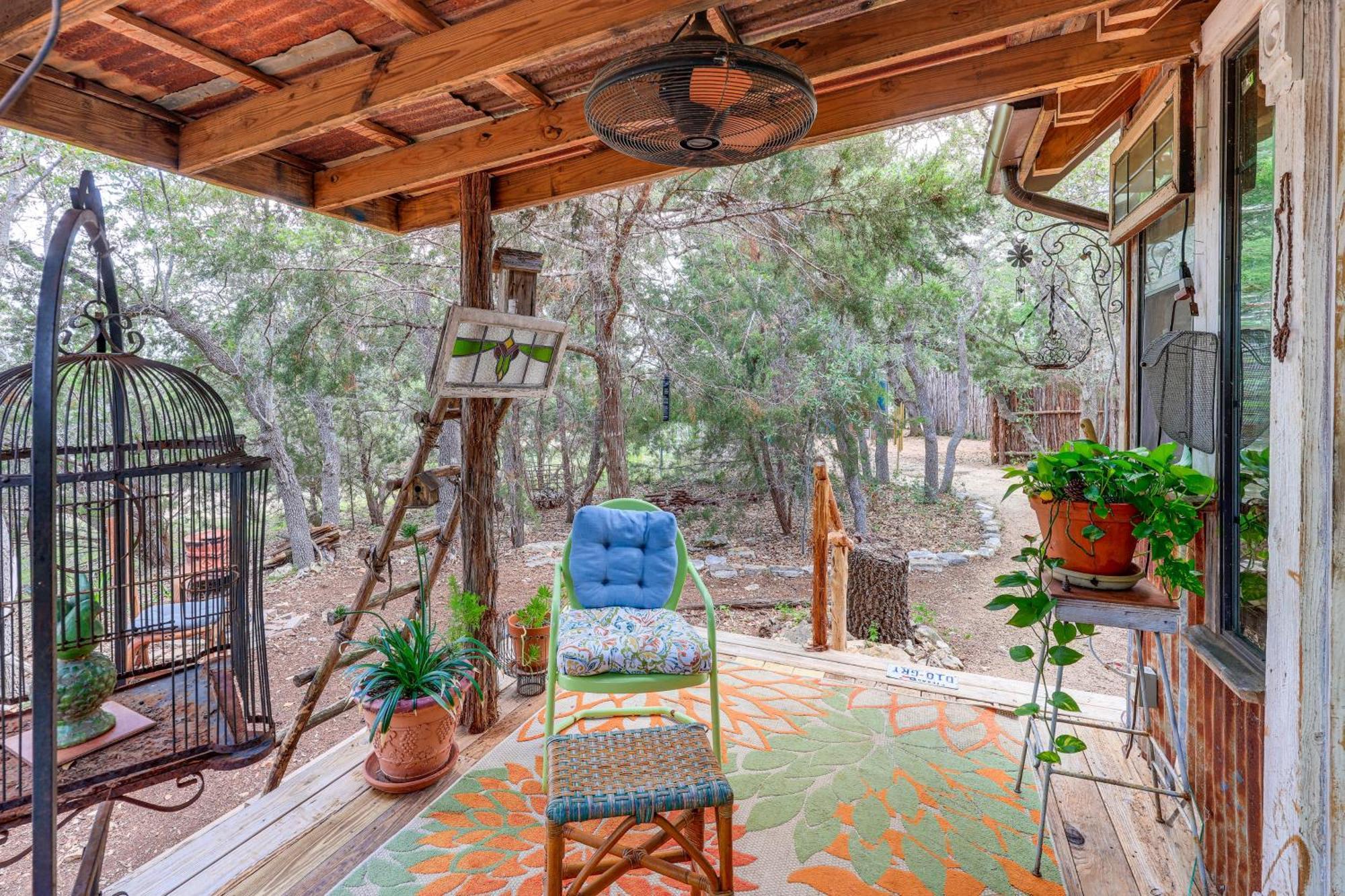 Pet-Friendly Wimberley Cabin With Fire Pit And Hot Tub 外观 照片