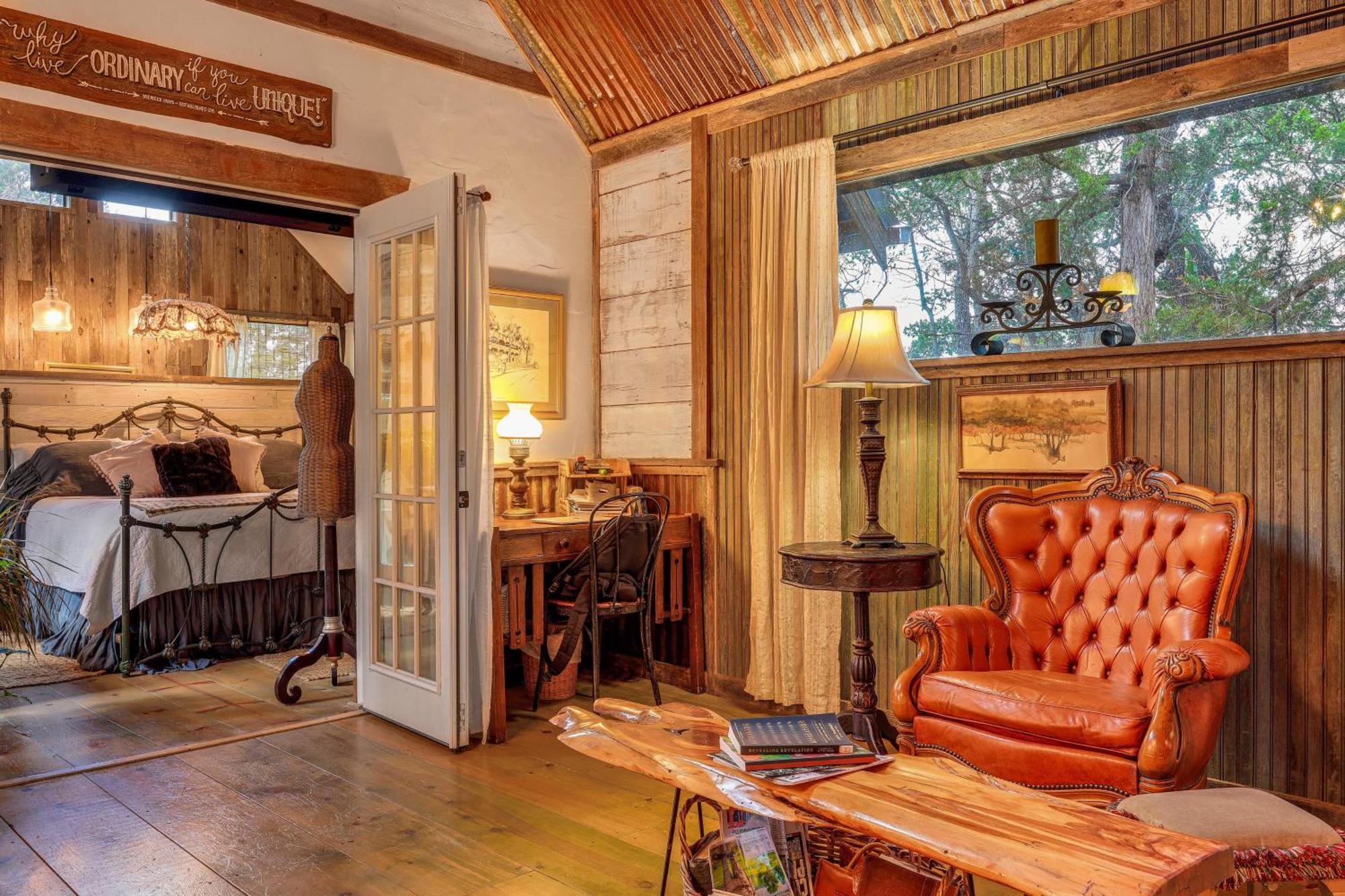 Pet-Friendly Wimberley Cabin With Fire Pit And Hot Tub 外观 照片