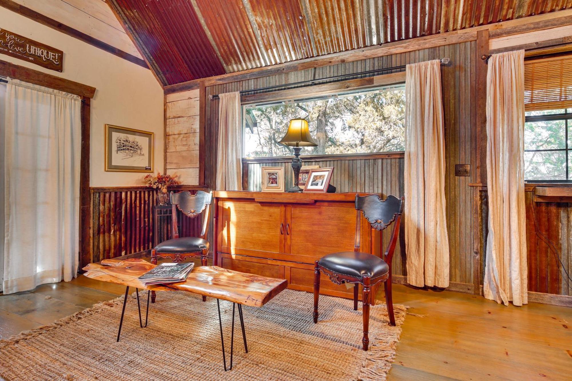 Pet-Friendly Wimberley Cabin With Fire Pit And Hot Tub 外观 照片